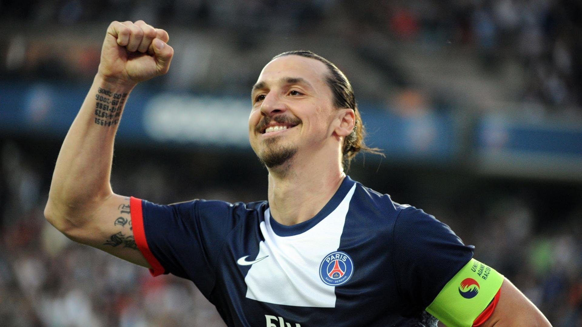 英超：曼城在补时绝杀曼联，榜首位置再度动摇，曼城在英超赛场取得成功